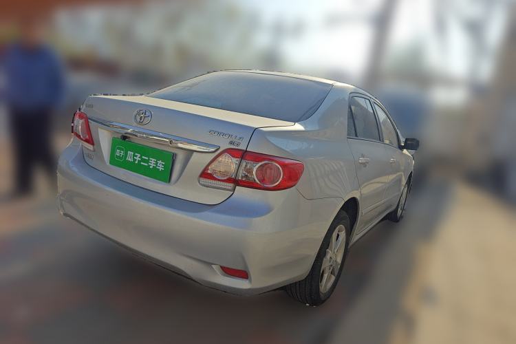 Used Toyota Corolla 2012 Luxurious Edition 1.8L CVT GL-i
