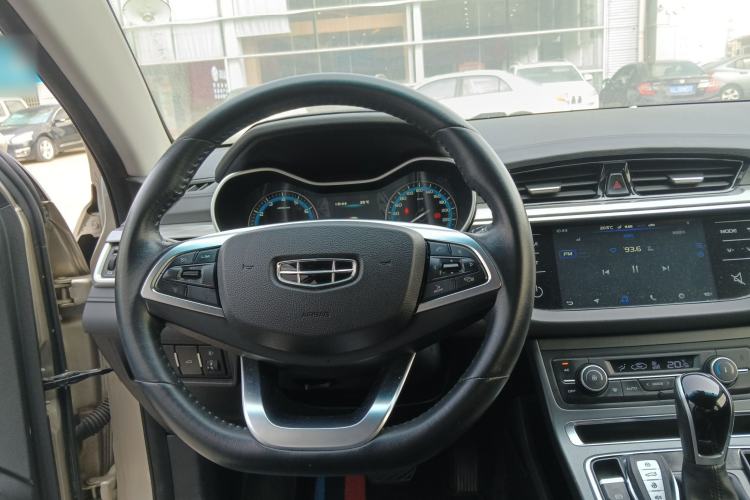Used Geely Auto Emgrand 2019 Leading Edition 1.5L CVT Luxury Model China VI Standard Steering Wheel