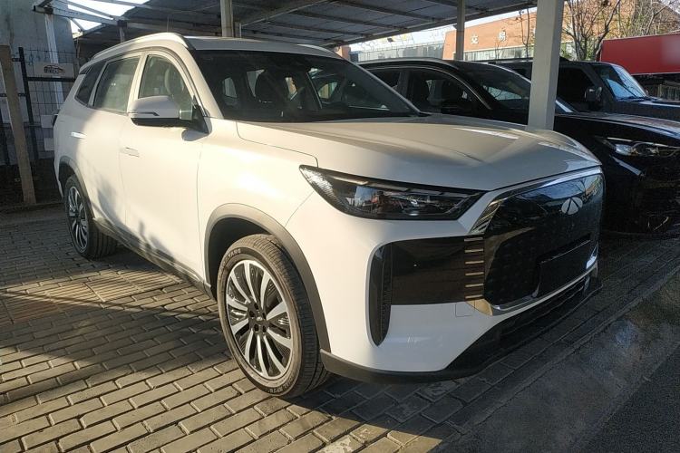 Used Chery Fengyun T8 2025 1.5T 130 km Comfort Edition 7-Seater
