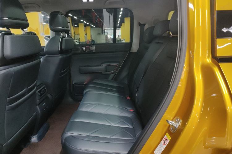 Used Formula Leopard Leopard 5 2023 Navigator Edition
