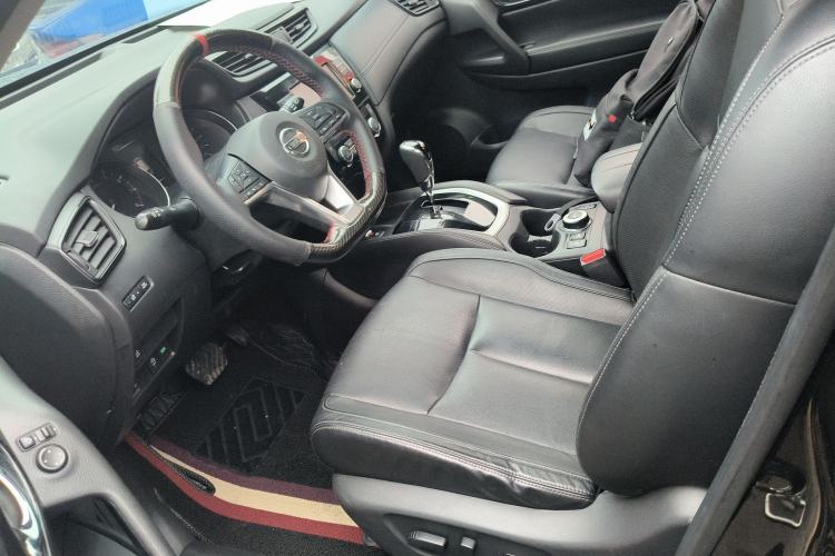 Used Nissan X-Trail 2017 2.5L CVT Leading Edition 4WD
