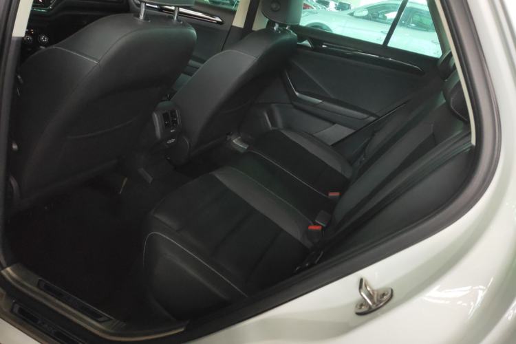 Used Volkswagen T-ROC 2019 280TSI DSG Two-Wheel Drive Comfort Version China VI Standard Left Rear Seat