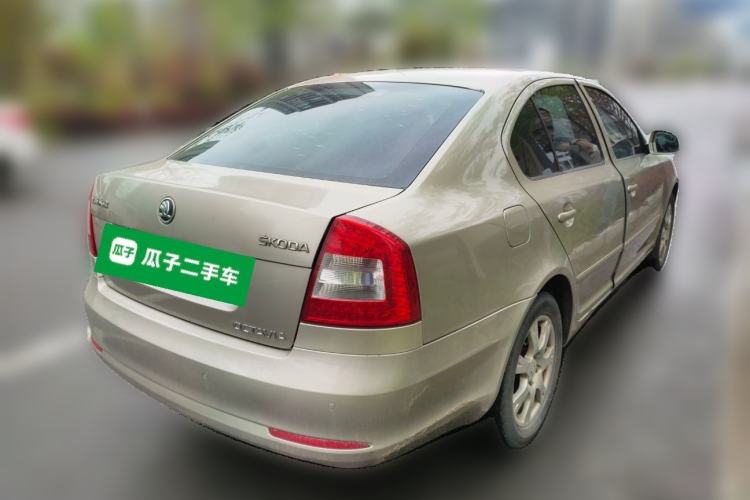 Used Skoda Octavia 2013 1.6L Manual Yijie Edition Rear Right 45 Deg