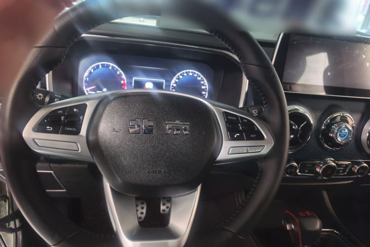 Used BAIC Off-Road BJ40 2020 2.3T Automatic Four-Wheel Drive Rainforest Expedition Edition Steering Wheel