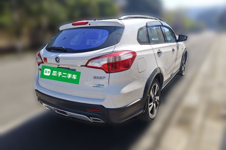 Used Venucia T70X 2016 2.0L CVT SmartFun Sport Edition