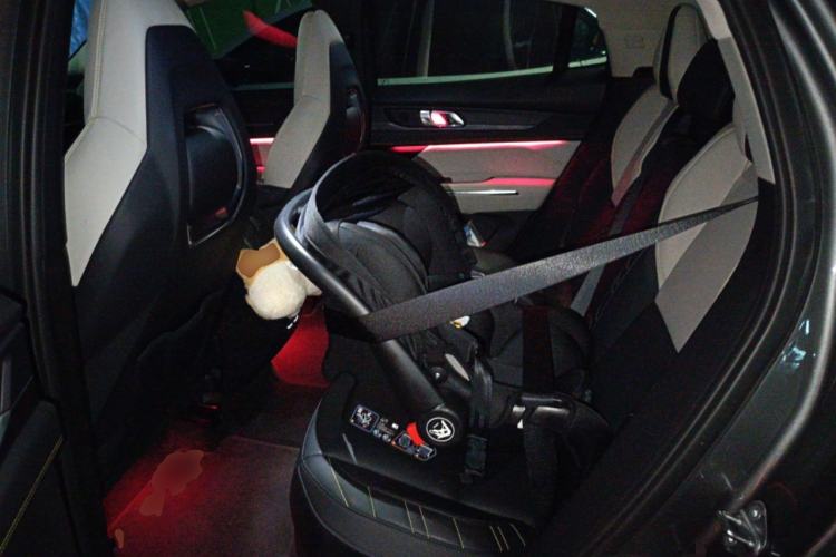 Used Lynk & Co 05 2020 2.0TD Two-Wheel Drive Shine Halo
