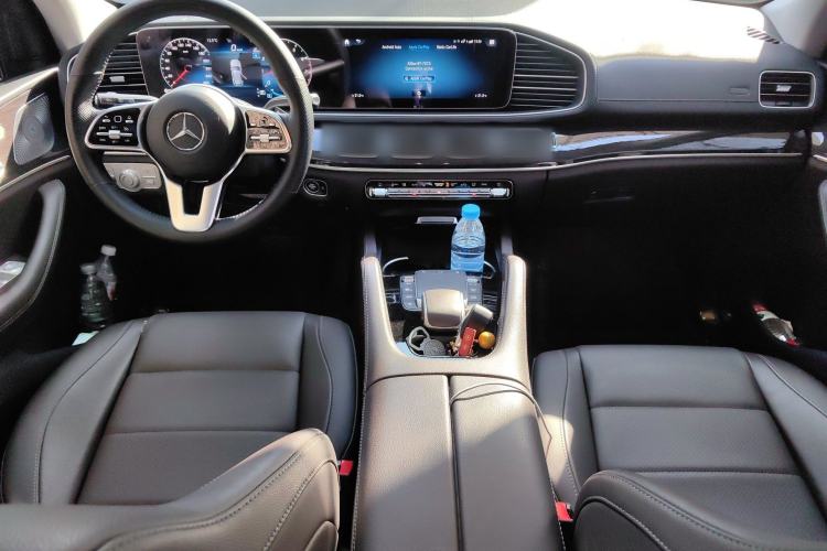 Used Mercedes-Benz GLE 2023 GLE 350 4MATIC Stylish Model Center Console