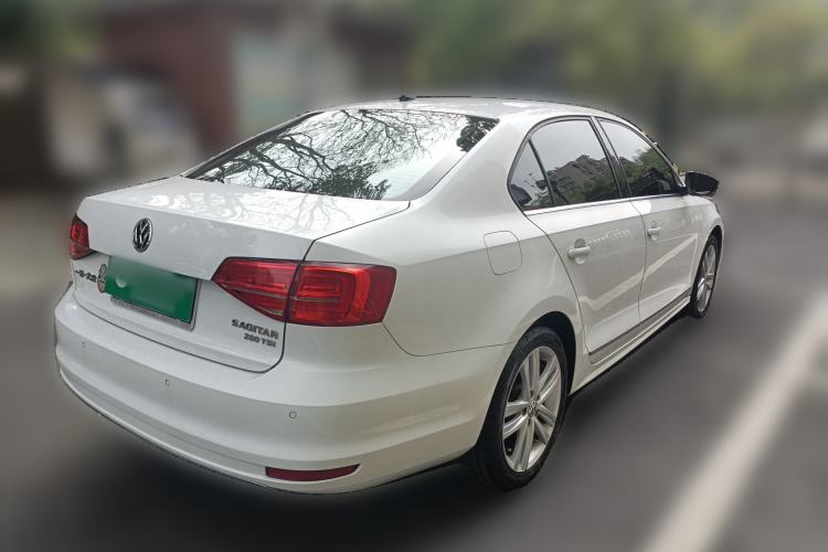 Used Volkswagen Sagitar 2015 280TSI Automatic Flagship Model Rear Right 45 Deg