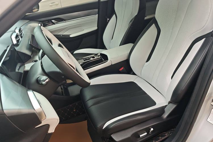 Used Dongfeng Aeolus Mage 2023 DH-i 1.5T Prestige Edition