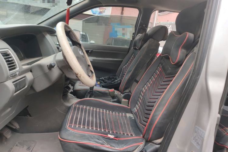 Used Dongfeng Shuaike 2013 Revised Version 1.5L Manual Comfort Trim 7 Seats China IV Standard Left Front Seat