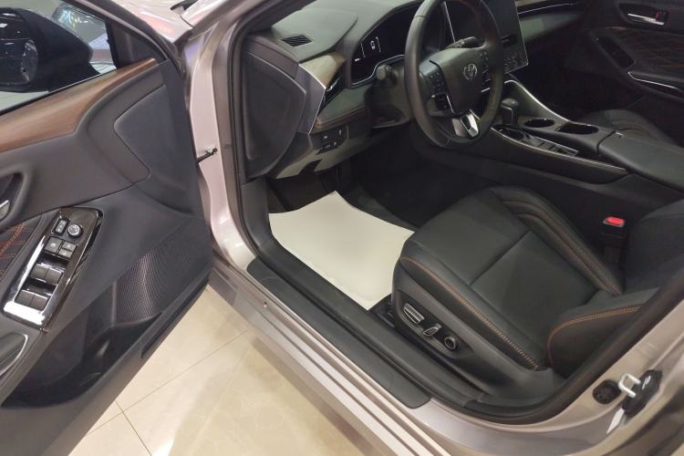 Used Toyota Avalon 2024 Dual-Motor 2.0L Premium Edition Driver Seat