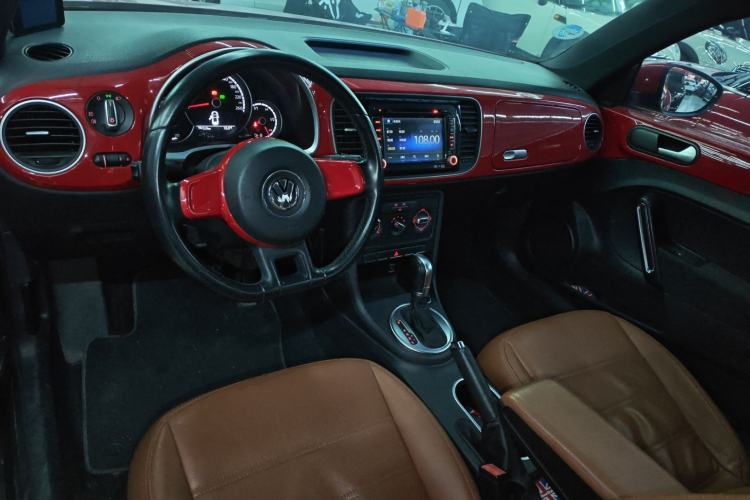 Used Volkswagen Beetle 2015 180TSI model
