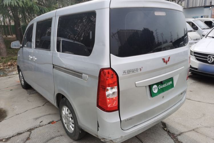 Used Wuling Rongguang V 2018 1.5L Standard Version
