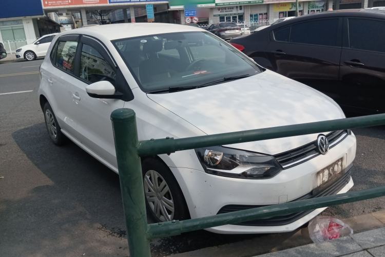 Used Volkswagen Polo 2016 1.4L Automatic Trendy Model Front Right 45 Deg