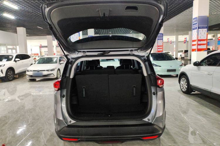 Used Chevrolet Orlando 2020 Light Hybrid Redline 530T Automatic Enjoyment Edition (5+2 Models) Trunk