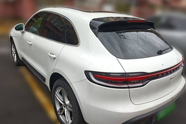 Used Porsche Macan 2024 Macan 2.0T Rear Left 45 Deg