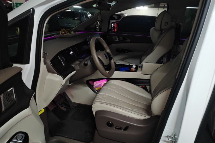 Used Denza D9 2022 DM-i 970 Four-Wheel Drive Flagship Model
