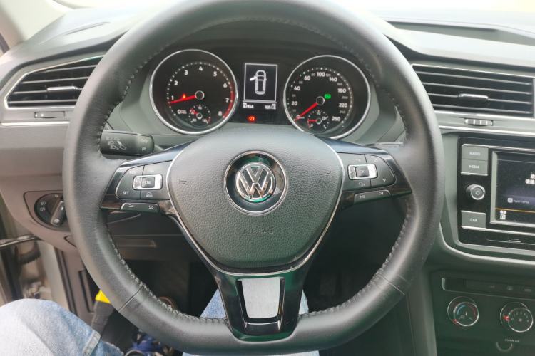 Used Volkswagen Tiguan L 2017 330TSI Automatic Two-Wheel Drive Luxury Edition