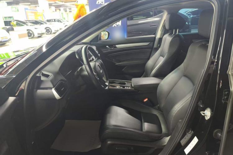 Used Honda Accord 2022 260TURBO Luxury Edition Left Front Seat