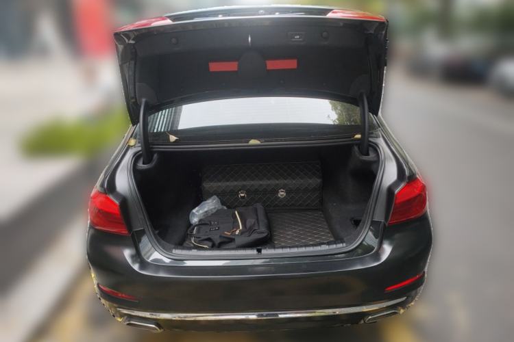 Used BMW 5 Series 2020 525Li Luxury Package Trunk