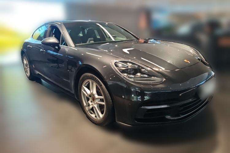 Used Porsche Panamera 2019 Panamera 2.9T Front Right 45 Deg
