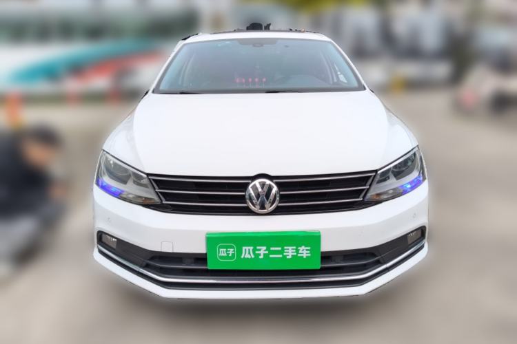 Used Volkswagen Sagitar 2015 230TSI Automatic Luxury Model
