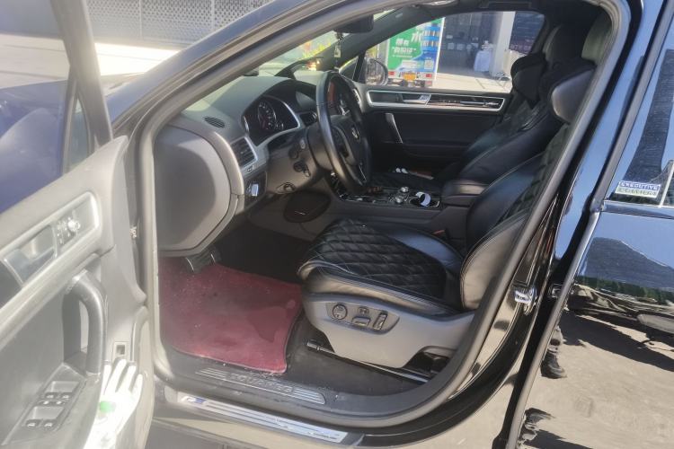 Used Volkswagen Touareg 2017 3.0 TSI Expedition Edition Left Front Seat