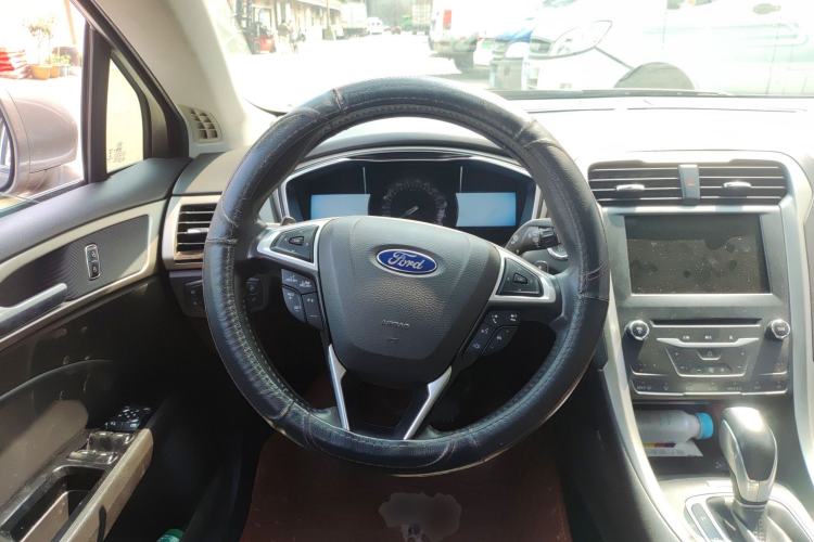 Used Ford Mondeo 2013 2.0L GTDi 200 Luxury Model Steering Wheel