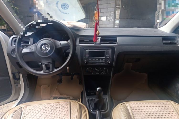 Used Volkswagen Santana 2015 1.6L Manual Fashion Edition Center Console