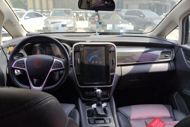 Used BYD Song MAX 2017 1.5T Automatic Smart Connect Prestige 7-Seater Center Console