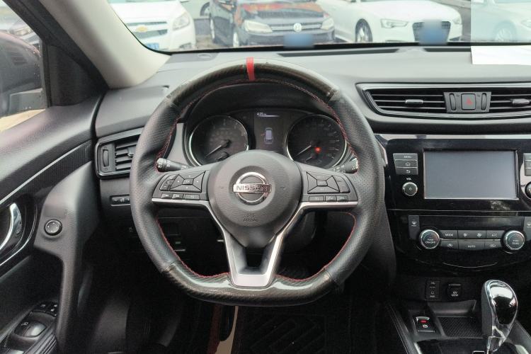 Used Nissan X-Trail 2017 2.5L CVT Leading Edition 4WD
