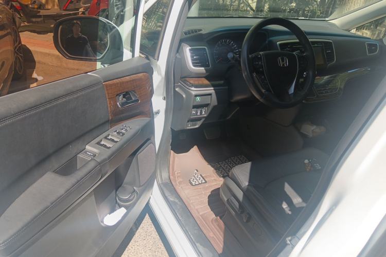 Used Honda Odyssey 2015 Updated Version 2.4L Smart Edition
