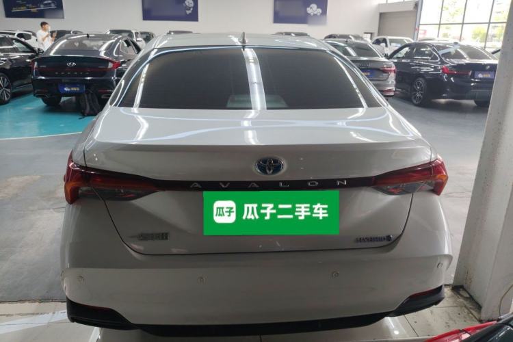 Used Toyota Avalon 2023 Dual-Engine 2.5L Luxury Edition Rear