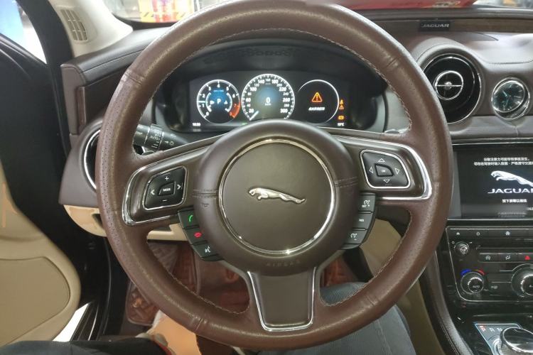 Used Jaguar XJ 2016 XJL 2.0T Two-Wheel-Drive Elegant Business Edition
