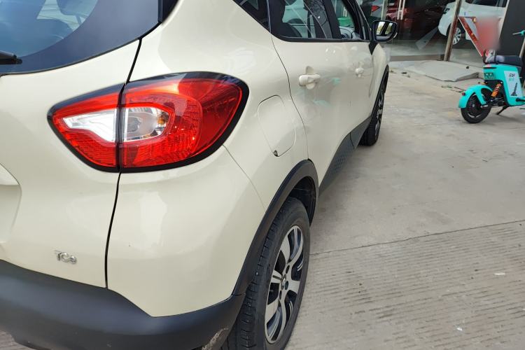 Used Renault Captur 2015 1.2T Automatic Standard Edition
