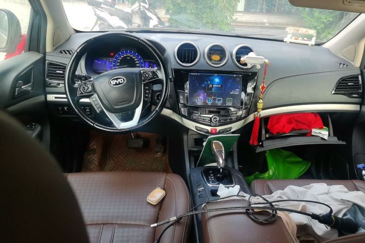 Used BYD S7 2015 2.0T Automatic Prestige Model
