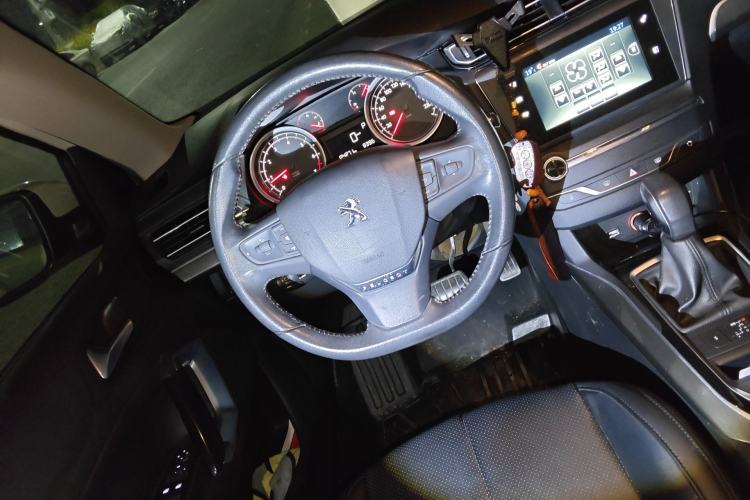 Used Peugeot 408 2014 1.8L Automatic Luxury Edition Steering Wheel