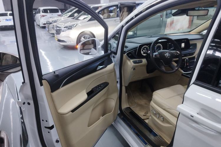 Used Buick GL8 2022 ES Landtrek 653T Luxury Edition
