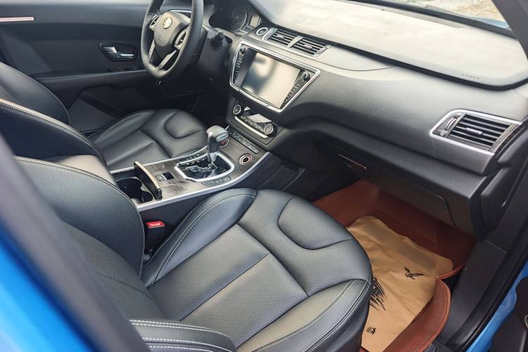 Used Land X7 2015 2.0T Panoramic Prestige Edition