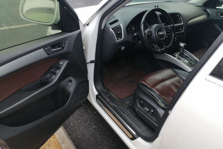 Used Audi Q5 2016 40 TFSI Technology Edition Driver Seat