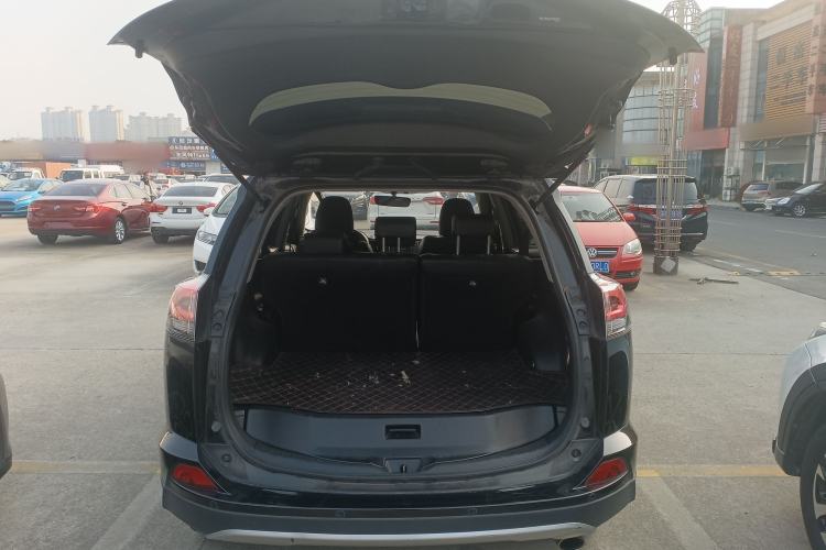 Used Toyota RAV4 2019 2.0L CVT Two-Wheel Drive ZhiShang Version China VI Standard