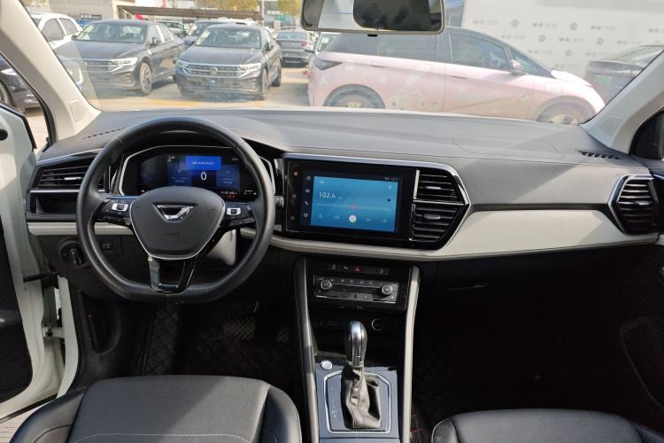 Used Jetta VS5 2022 280TSI Automatic Glory Edition Center Console