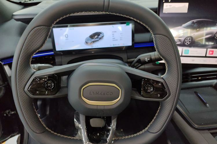 Used Lynk & Co 07 2024 EM-P 126 Long-Range Halo Steering Wheel