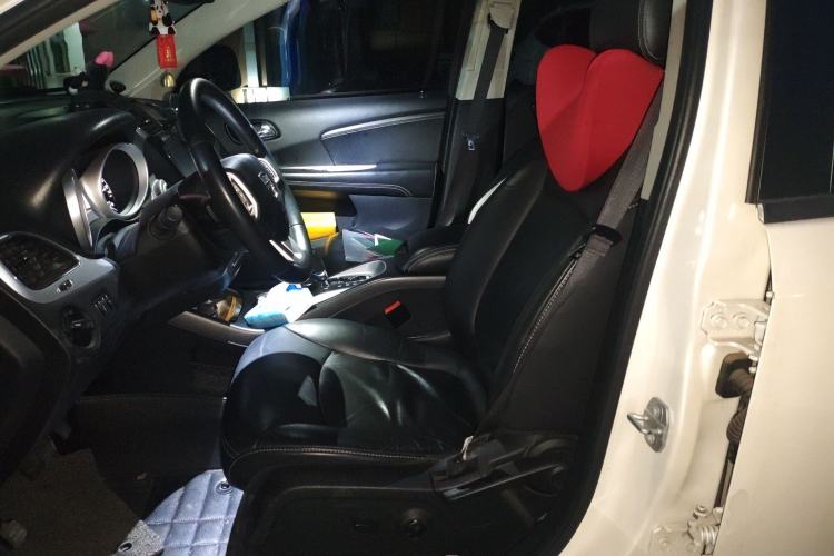 Used Dodge Journey 2013 2.4L Two-Wheel Drive Luxury Version