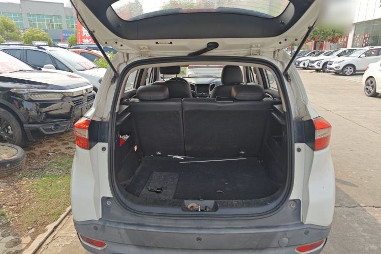 Used CHANGAN CS15 2016 1.5L Automatic Fashion Edition Trunk