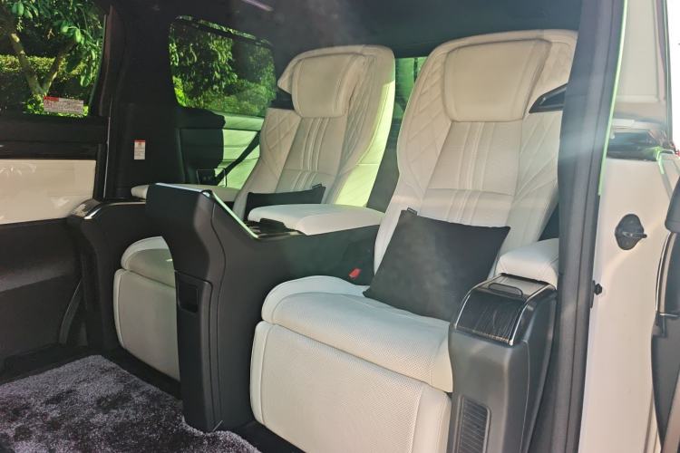 Used Lexus LM 2020 300h Four-Seat Grand Edition
