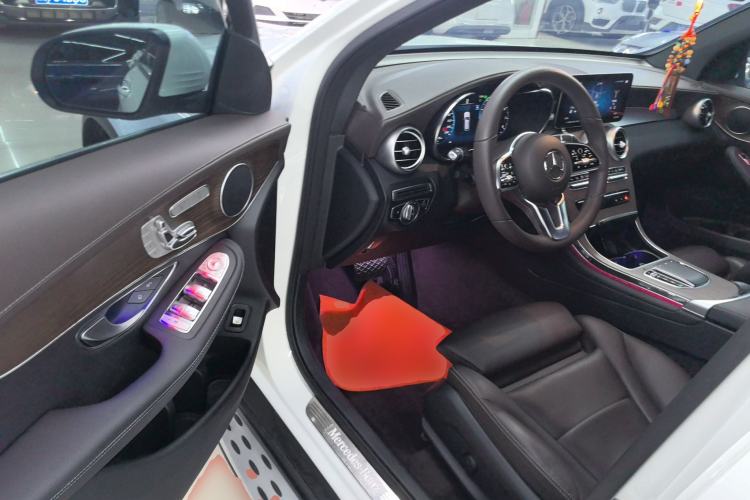 Used Mercedes-Benz GLC 2022 Second Facelift GLC 260 L 4MATIC Luxury Edition Driver Seat