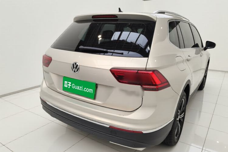 Used Volkswagen Tiguan L 2018 380TSI Automatic All-Wheel Drive Luxury Edition Exterior 5