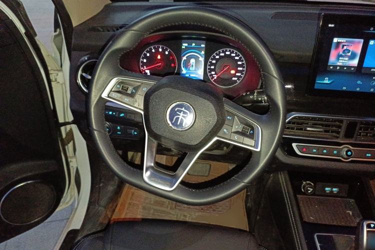 Used BYD Song 2021 Classic Edition 1.5T Automatic Elite Model Steering Wheel