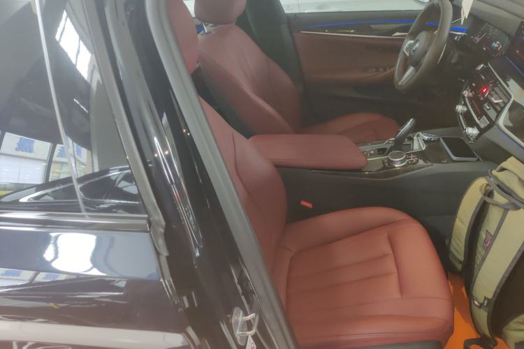 Used BMW 5 Series 2019 530Li Leading Model M Sport Package Right Front Seat